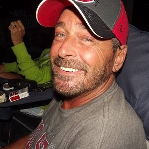 Meet your Posher, Dennis